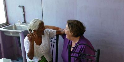 Yvonne Lindsay Cycling on the  tour with redspokes